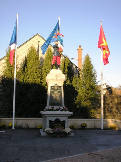 Oorlogsmonument Briouze #1