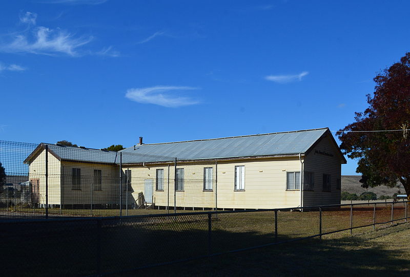 War Memorial Hall Henty #1