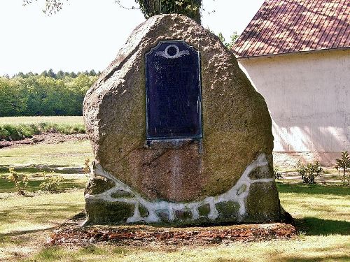 Oorlogsmonument Zapel #1