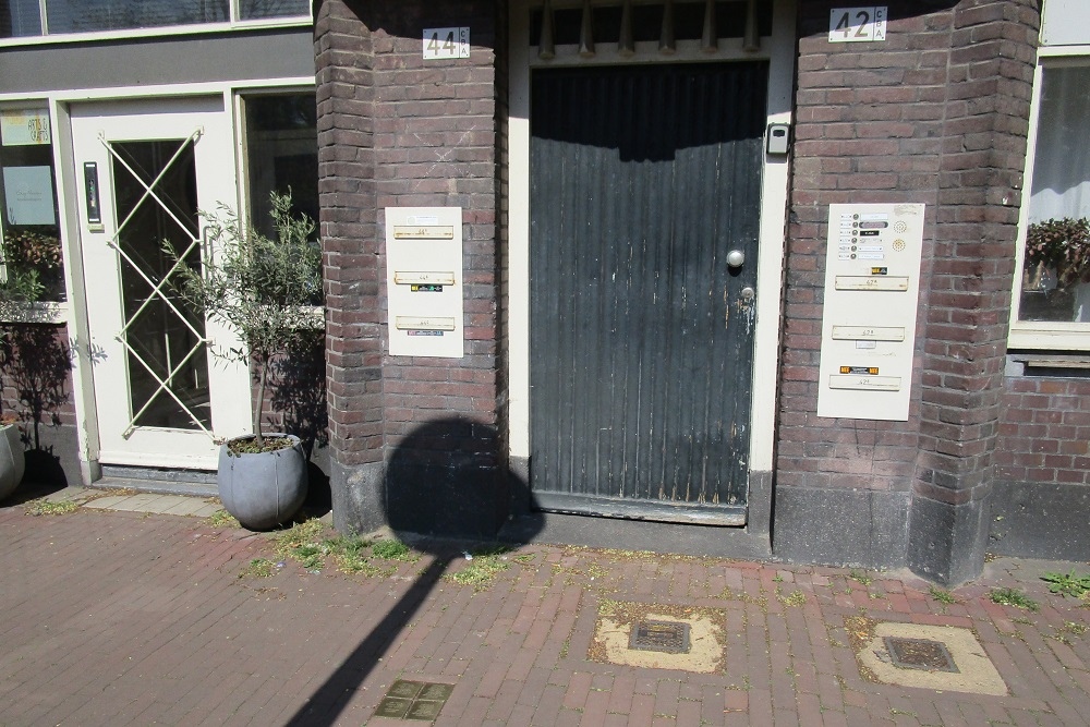 Stolpersteine Nieuwe Uilenburgerstraat 44 #4