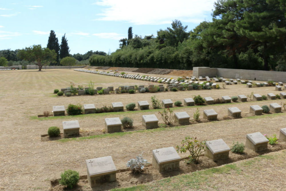 Oorlogsbegraafplaats van het Gemenebest Redoubt #3