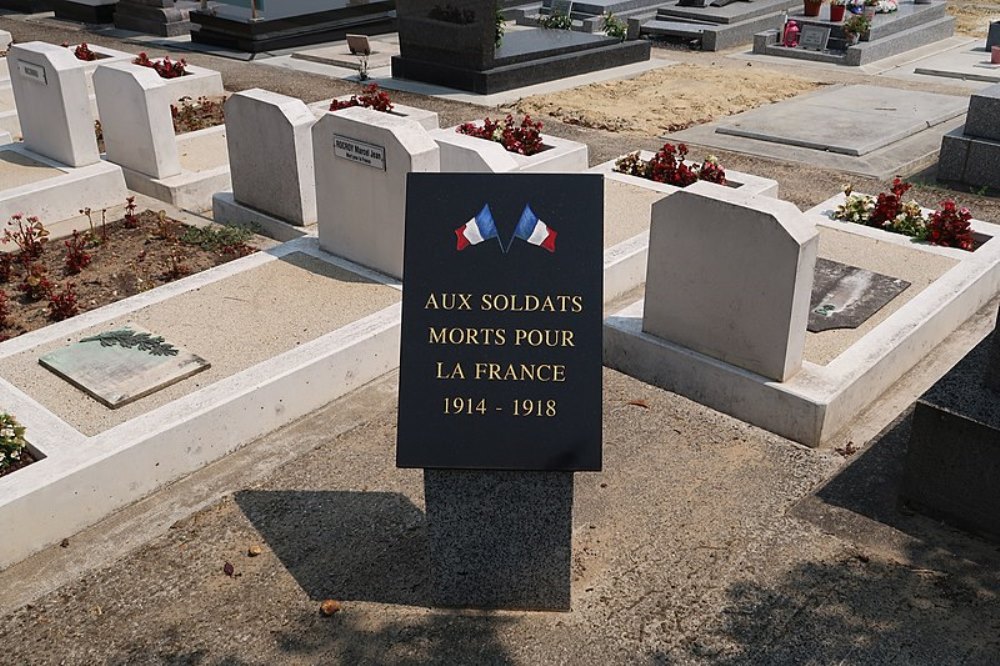 World War I Memorial Cimetière Voltaire de Suresnes