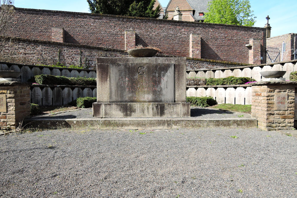 War Memorial Stommeln #4