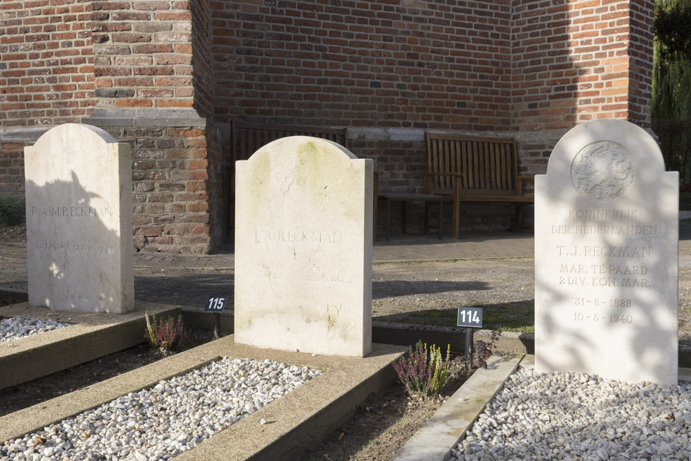 Dutch War Graves Dutch Reformed Churchyard Groesbeek #1