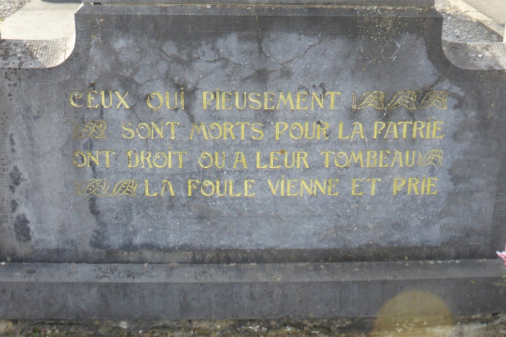 Grafmonument Gefusilleerde Burgers Louette-St. Pierre #4