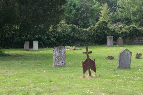 Oorlogsgraf van het Gemenebest St Peter Churchyard