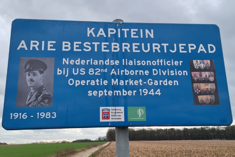 Gedenkteken Kapitein Arie Bestebreurtjepad