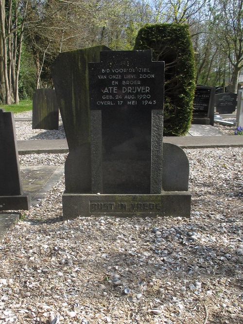 Dutch War Graves Roman Catholic Cemetery Vitushof Leeuwarden #4