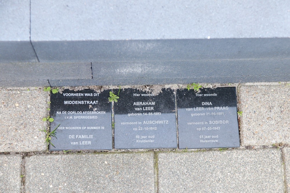 Memorial Stones Joris van Spilbergenstraat 1 (was Middenstraat) #1
