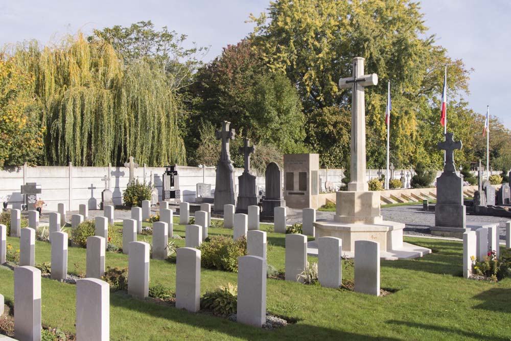 Commonwealth War Graves Ascq #2