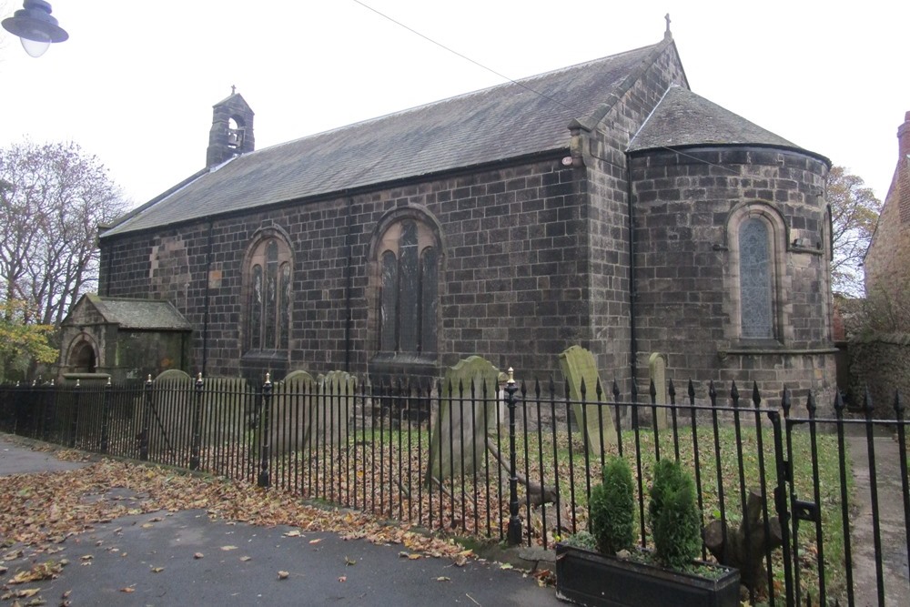 Oorlogsgraven van het Gemenebest All Saints Churchyard #1