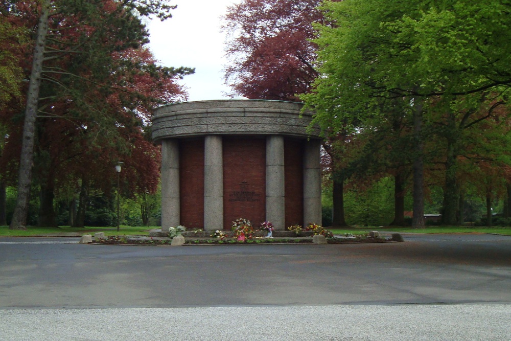 Duitse Oorlogsgraven Begraafplaats Friedhof Ohlsdorf Hamburg