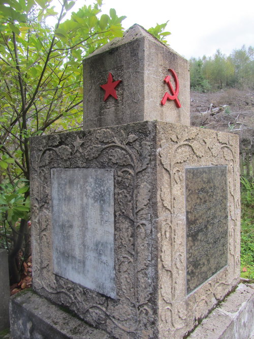 Monument & Verzamelgraf Sovjet Dwangarbeiders Maumke #4