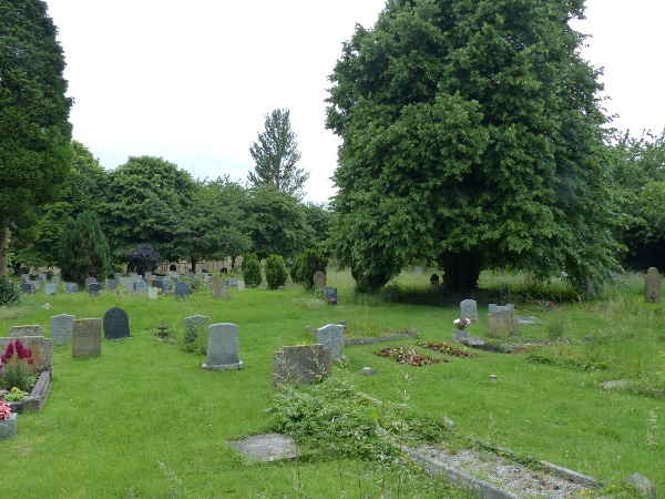 Commonwealth War Graves St. Andrew Churchyard #1