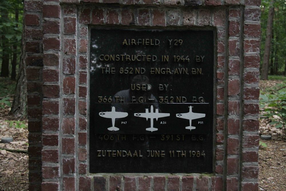 Monument Vliegveld Y-29 Zutendaal #2