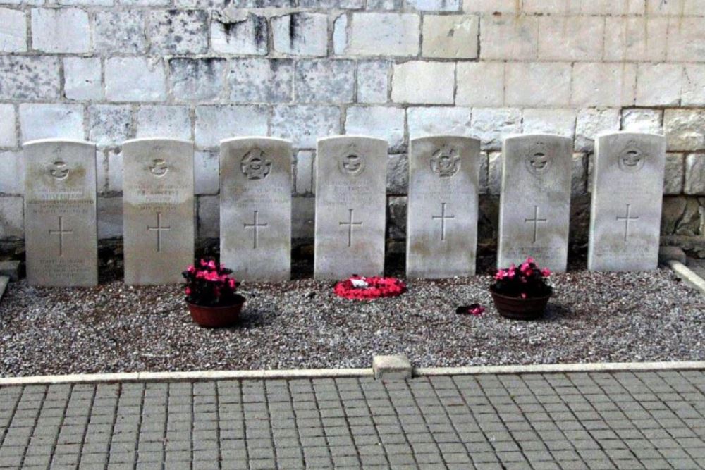 Commonwealth War Graves Saint-Gibrien