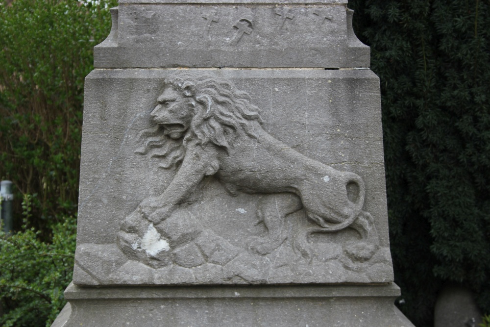 Oorlogsmonument Vlezenbeek #3