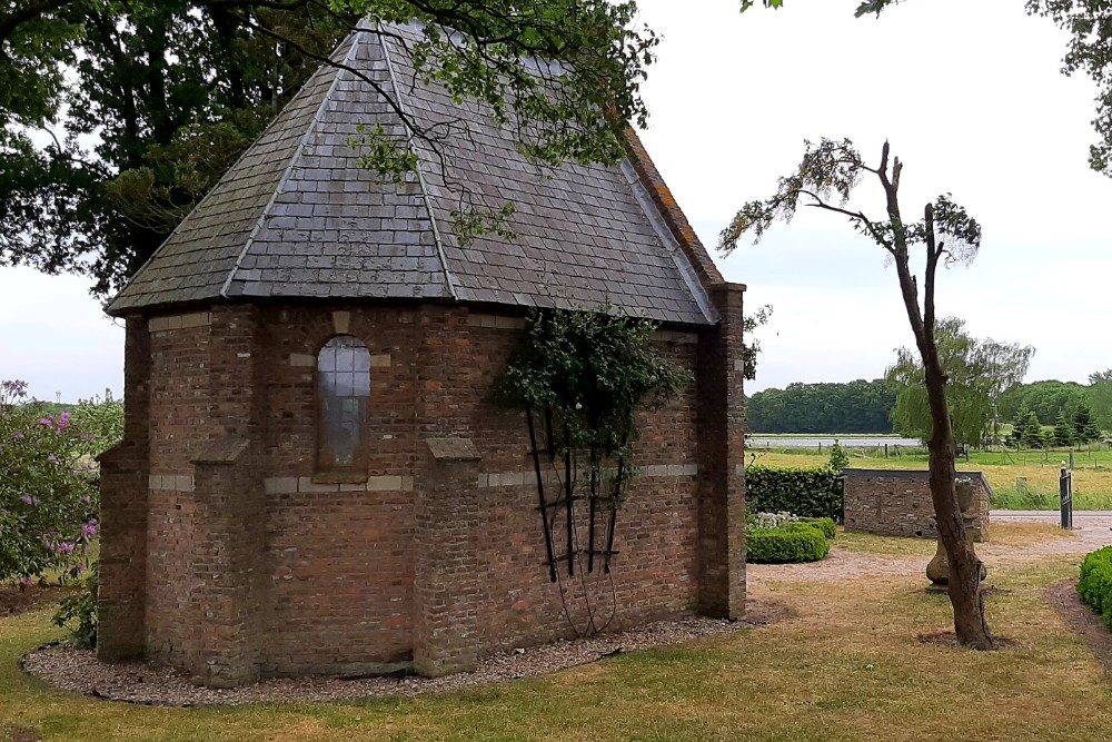 Monument Gevallen Soldaten bij Kapel Terheijden #5