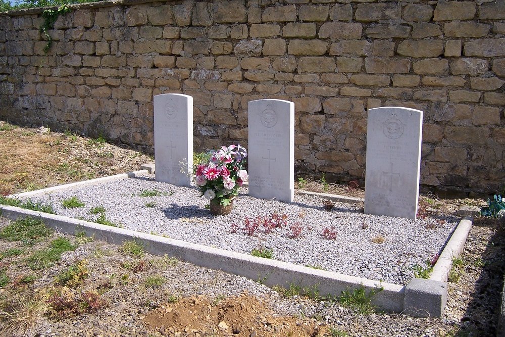 Oorlogsgraven van het Gemenebest Chéhéry #1