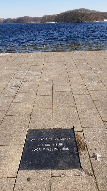 Memorial stone 