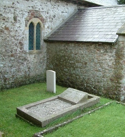 Oorlogsgraf van het Gemenebest St Cennydd Churchyard