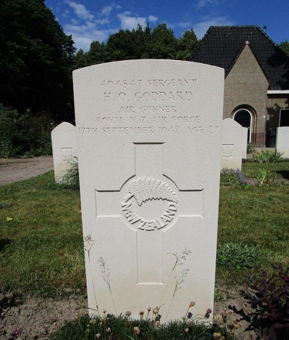 Commonwealth War Graves General Cemetery Lemmer #2