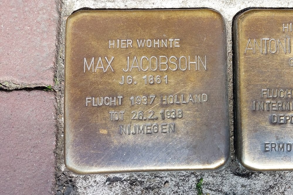 Stolpersteine Vostrae 17