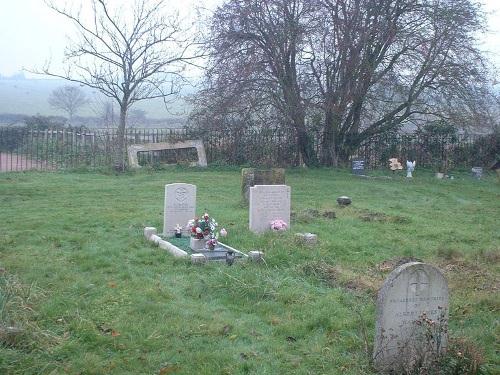 Commonwealth War Graves St Michael the Archangel Churchyard Extension