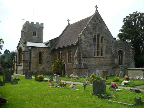 Oorlogsgraf van het Gemenebest St. Peter Churchyard