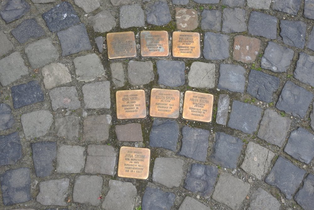 Stumbling Stones Weststraße 1