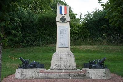 Oorlogsmonument Dampleux #1