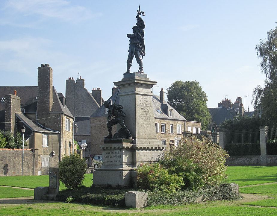 Monument Oorlogen 19e Eeuw Avranches #1