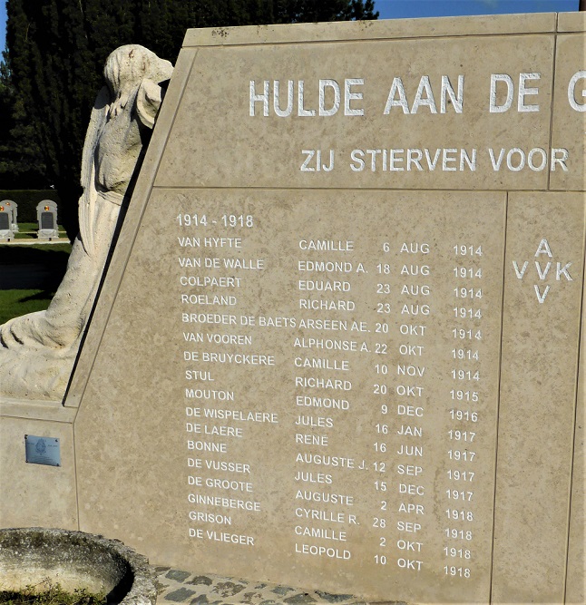 Oorlogsmonument Begraafplaats Adegem #3