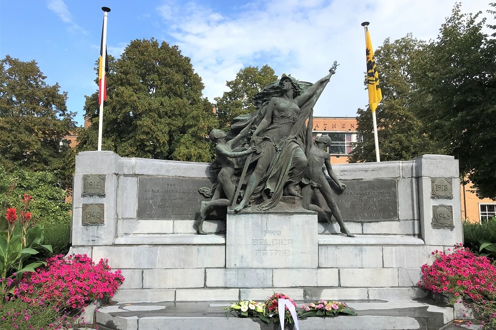 Oorlogsmonument Oudleerlingen, de Troepenkinderen en Legerpupillen Aalst #1