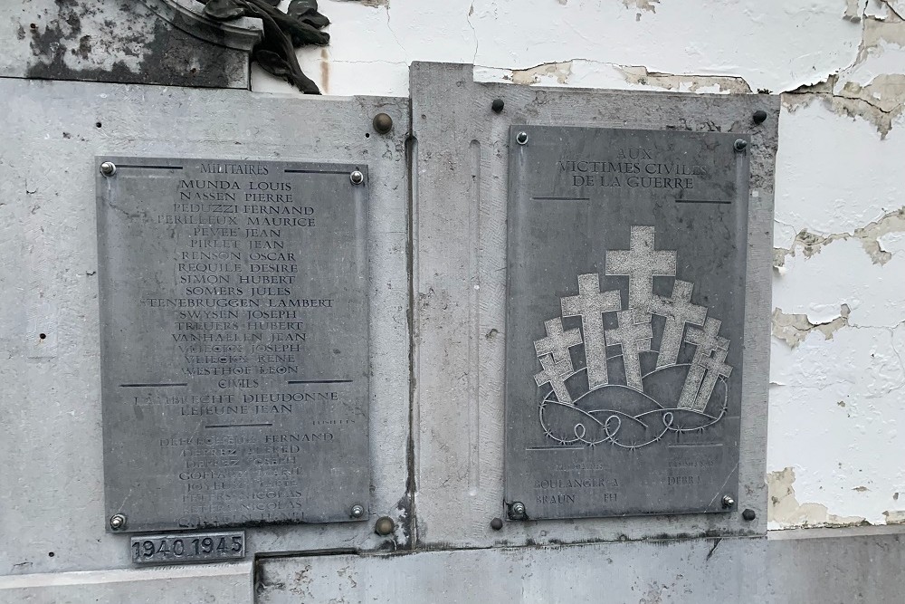 Oorlogsmonument bij Kerk van Sainte Foy #4