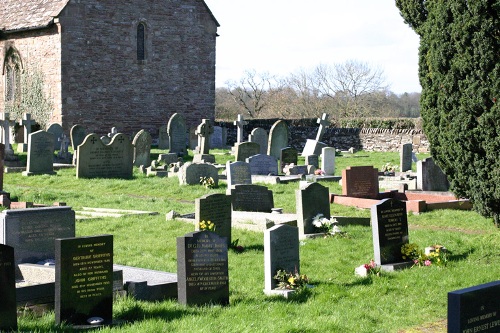 Oorlogsgraven van het Gemenebest St James the Less Churchyard