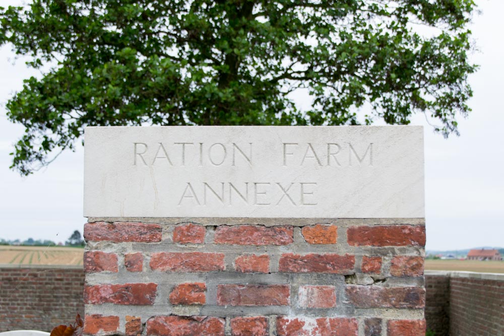 Oorlogsbegraafplaats van het Gemenebest Ration Farm (La Plus Douve) Annexe #1