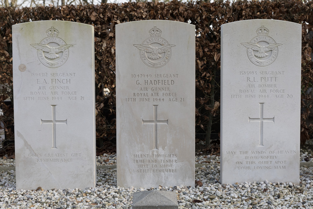 Commonwealth War Graves General Cemetery Buren #3