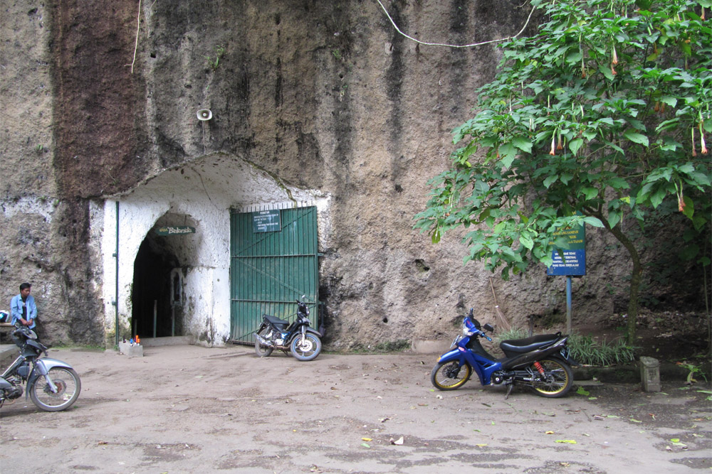 Dutch Tunnel Complex