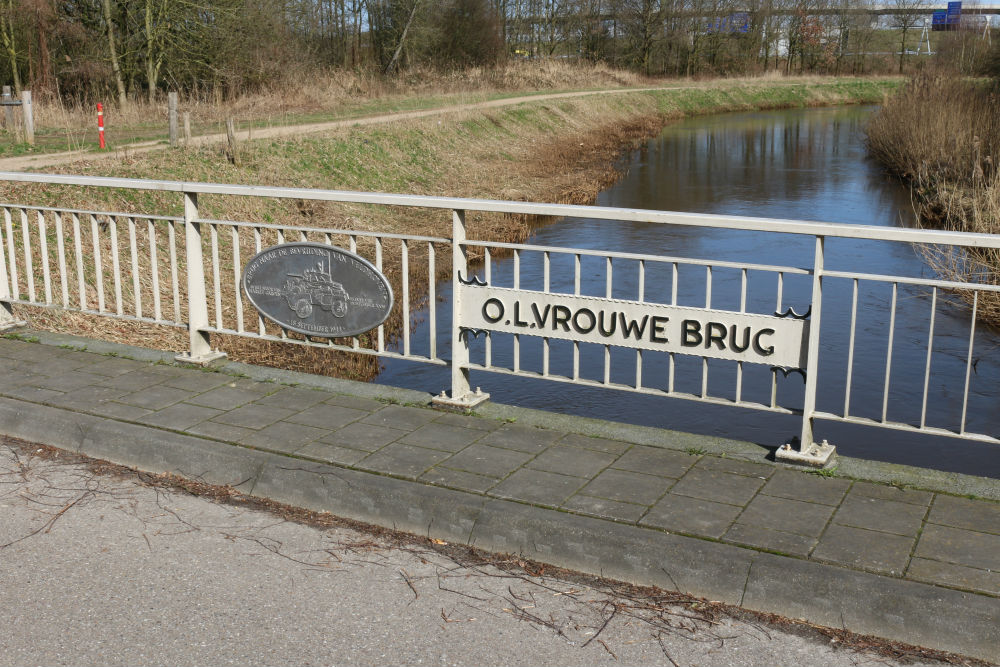 Gedenkteken Onze-Lieve-Vrouwe Brug #1