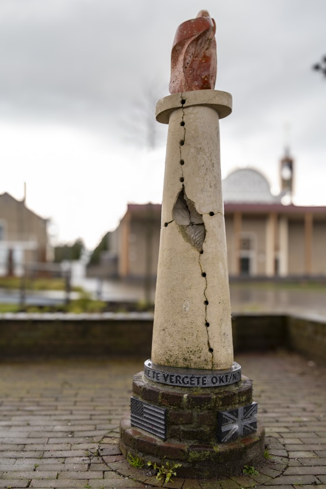 War memorial Neerkant #4