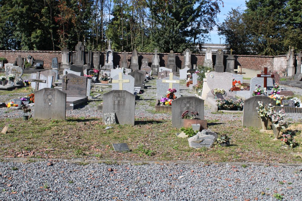 Belgian Graves Veterans Vaulx #1