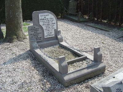 Nederlandse Oorlogsgraven Nederlands Hervormde Begraafplaats Andel #1