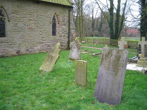 Oorlogsgraf van het Gemenebest St. Giles Churchyard #1