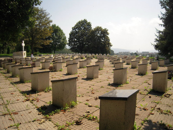 Begraafplaats en Monument 2e Krajina Brigade #1