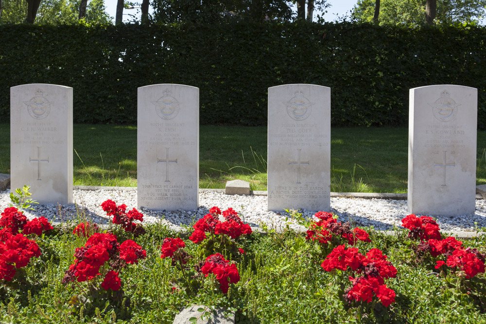 Commonwealth War Graves Protestant Cemetery Ootmarsum #4