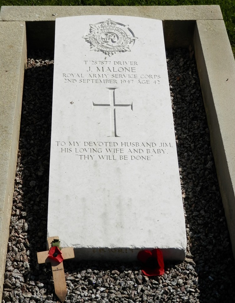 Commonwealth War Grave St. Osmund Roman Catholic Churchyard