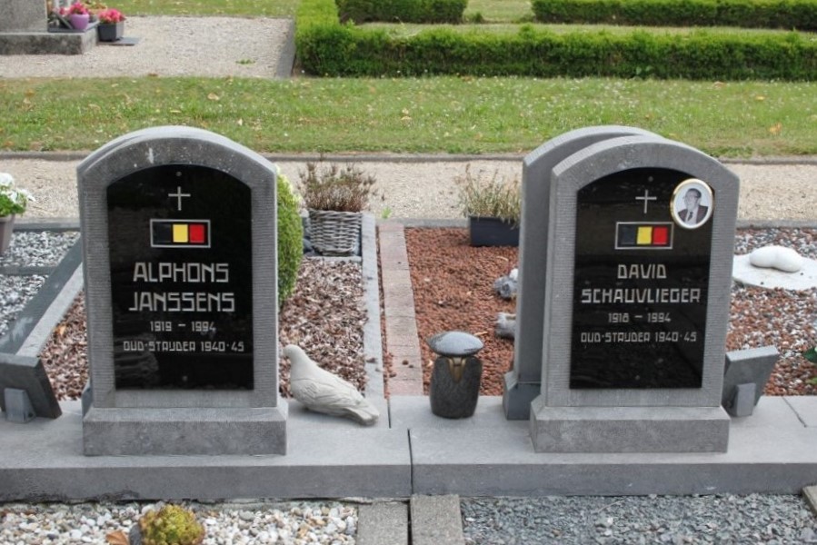 Belgian Graves Veterans Zonnegem Cemetery #4