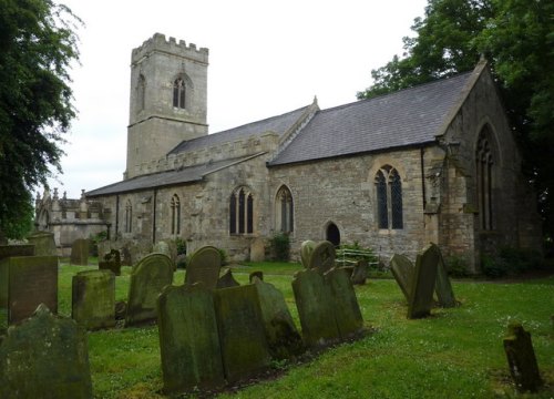 Oorlogsgraf van het Gemenebest St. Peter Churchyard #1