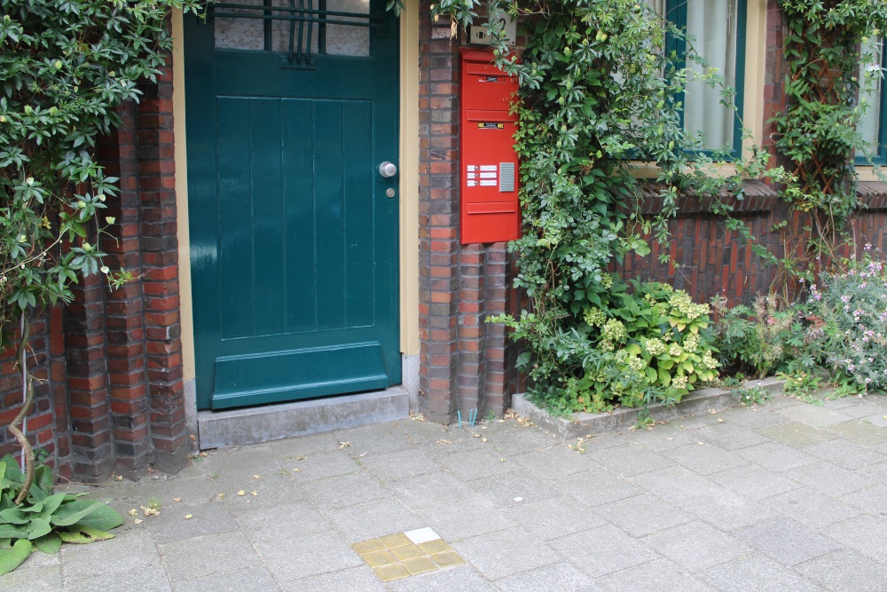 Stolpersteine Topaasstraat 2